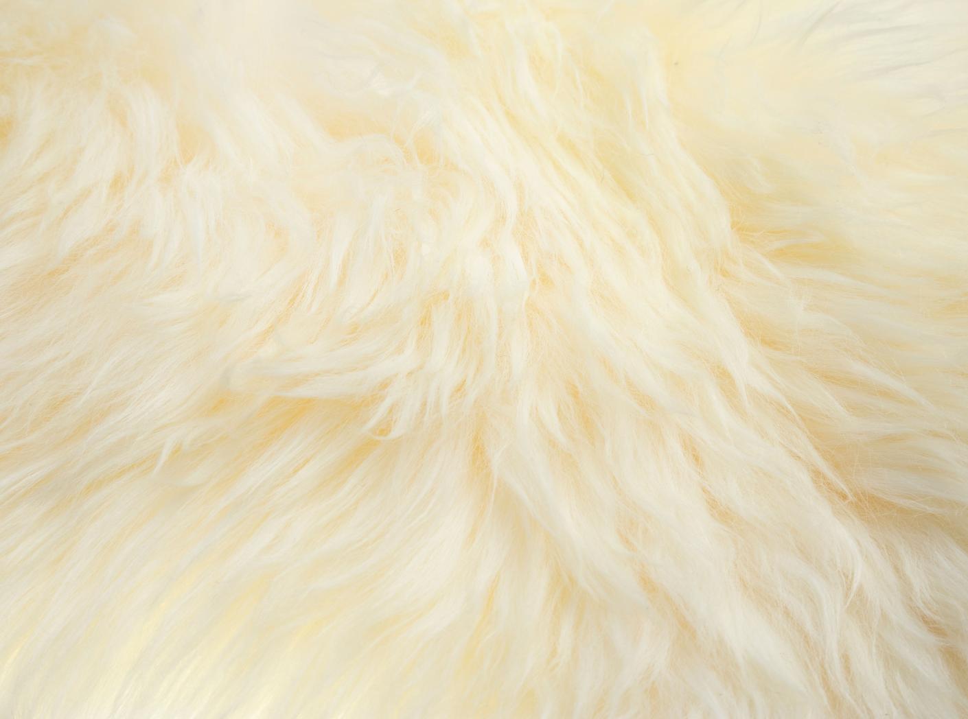 Lammeskind white, ca. 0,7 m2/hud Lammeskind white, ca. 0,7 m2/hud